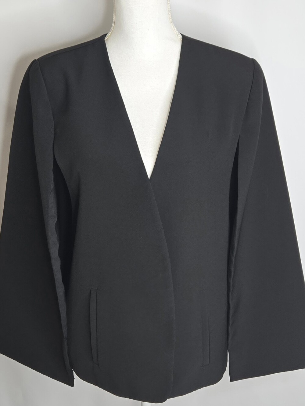 Vince Camuto Black Cape Blazer Jacket Open Front Pockets Modern NWOT Size 6